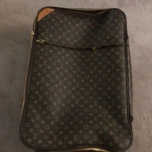 Great deal on authentic Louis vitton luggage